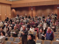 全員で「ふるさと」を合唱