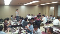 全員で和やかに近況を語り合う