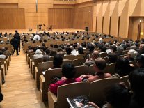 開演を待つ観客席の方々