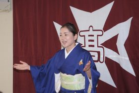 一龍齋貞奈さん